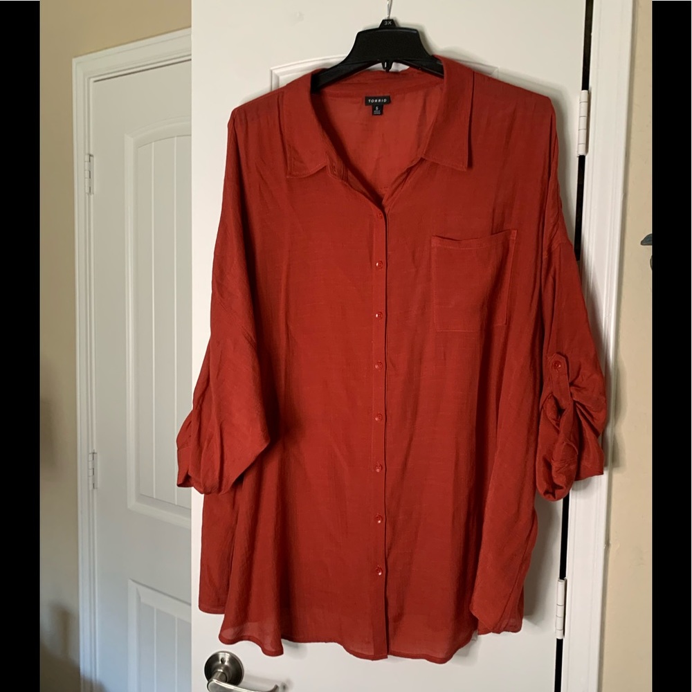 Torrid burnt orange blouse.